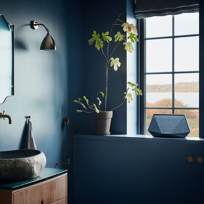 Dynaudio-Music-3---Blue---Lifestyle-02_900x900px